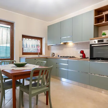Guesthost - Lapilli E Miracoli Flat With Patio