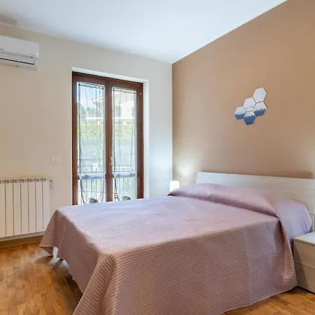 아파트 Guesthost - Lapilli E Miracoli Flat With Patio *