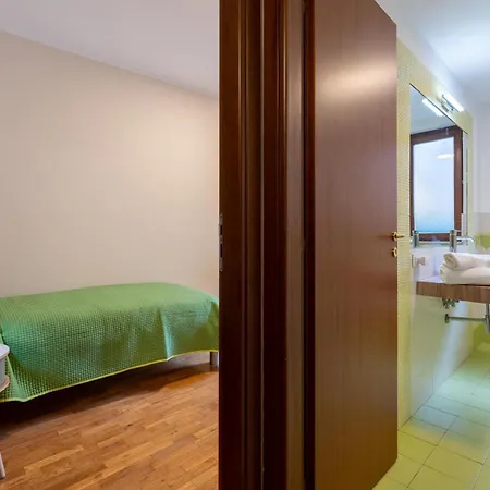 Guesthost - Lapilli E Miracoli Flat With Patio 아파트 *