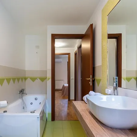 Guesthost - Lapilli E Miracoli Flat With Patio *