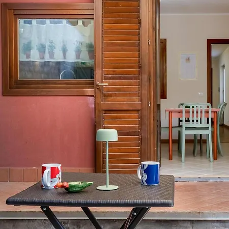 Guesthost - Lapilli E Miracoli Flat With Patio