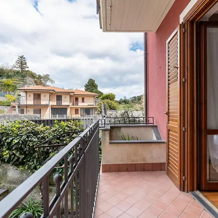 Guesthost - Lapilli E Miracoli Flat With Patio 아파트 *